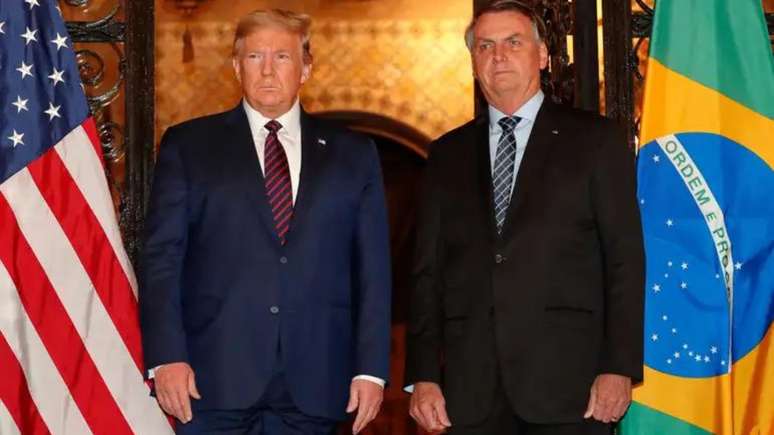 Jair Bolsonaro &eacute; recebido por Donald Trump, nos EUA, em mar&ccedil;o de 2020