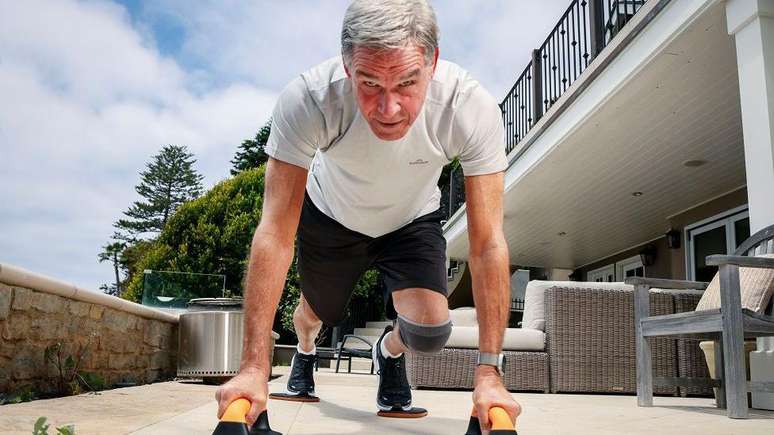 'Todos nós deveríamos nos movimentar mais. É algo que nunca é demais enfatizar', diz Eric Topol, de 71 anos