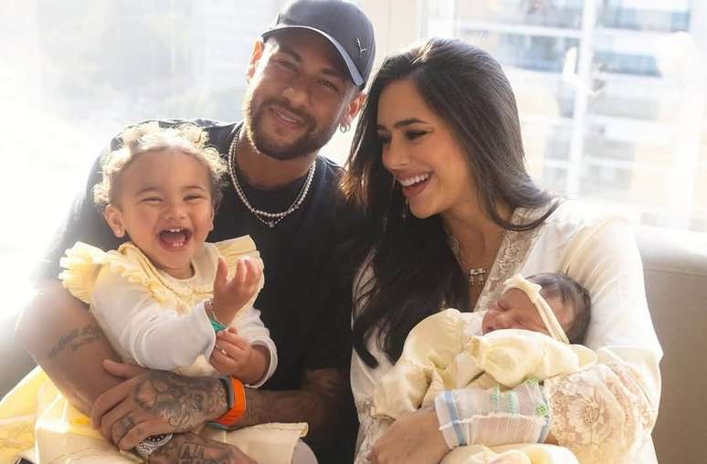 Neymar e Bruna Biancardi no primeiro encontro de Mavie e Mel na maternidade &ndash; reprodu&ccedil;&atilde;o/instagram