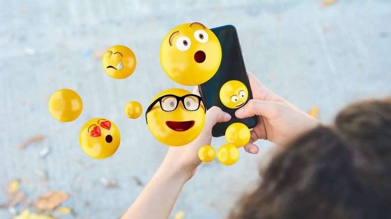 Cora&ccedil;&otilde;es, sorrisos e carinhas: entenda como os emojis influenciam nossa percep&ccedil;&atilde;o nas conversas por mensagem