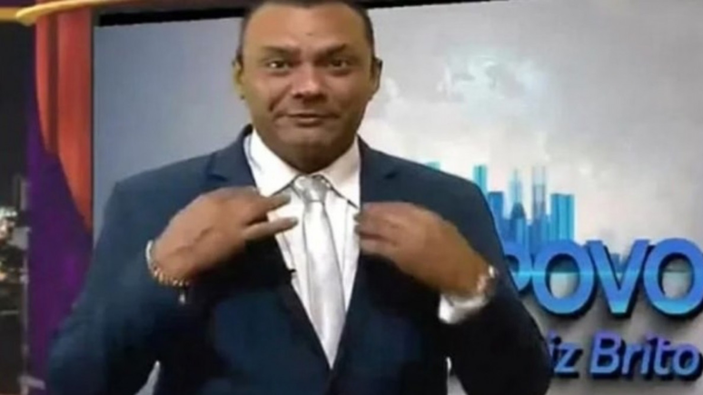 Apresentador de TV morre ap&oacute;s ser agredido com furadeira el&eacute;trica