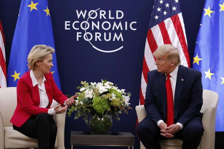 Von der Leyen e Trump durante F&oacute;rum Econ&ocirc;mico Mundial