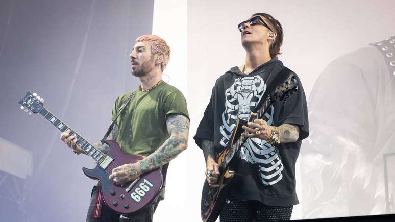 Os guitarristas Zacky Vengeance e Synyster Gates, do Avenged Sevenfold, em 2025 -
