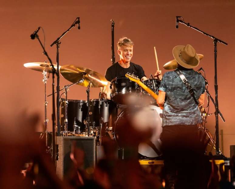 O baterista Matt Cameron em um dos seus &uacute;ltimos shows com o Pearl Jam, em maio de 2025
