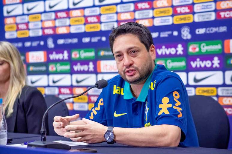 Arthur Elias tem o desafio de achar a equipe ideal para a Copa do Mundo feminina no Brasil –