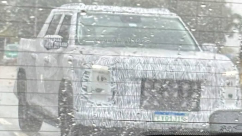 Nova geração da Volkswagen Amarok flagrada em testes