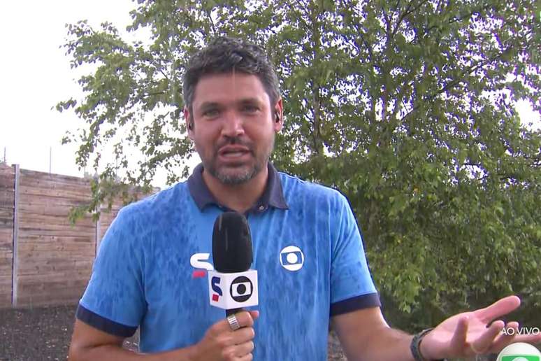 Marcelo Courrege foi pego de surpresa por temporal ao vivo