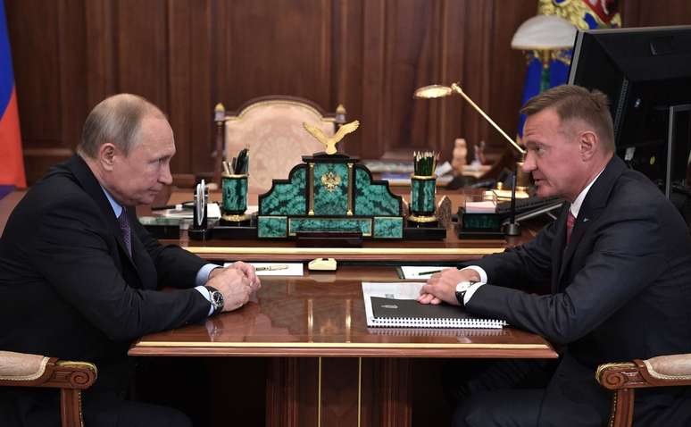 Roman Starovoit, ex-ministro dos Transportes da R&uacute;ssia, foi encontrado morto poucas horas ap&oacute;s ser demitido pelo presidente Vladimir Putin