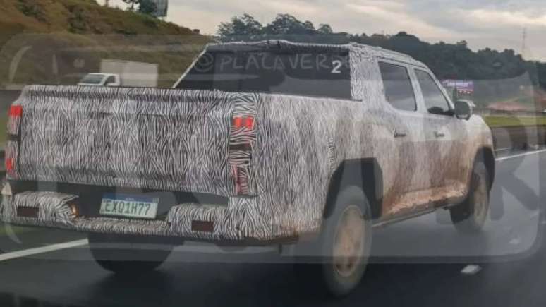 Nova gera&ccedil;&atilde;o da Volkswagen Amarok flagrada em testes