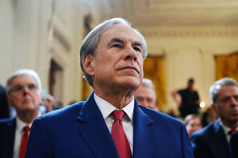 O governador do Texas afirmou que ninguém esperava que as chuvas provocassem a devastação que causaram