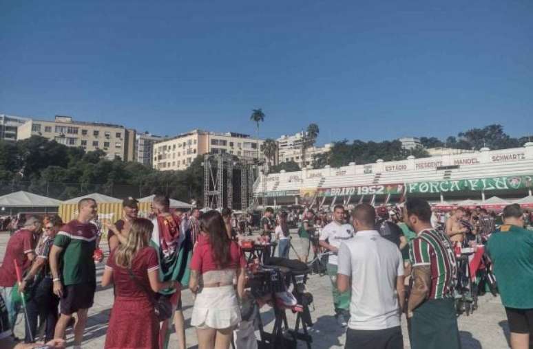 Torcedores do Fluminense se preparam pra acompanhar a semifinal do Mundial de Clubes –