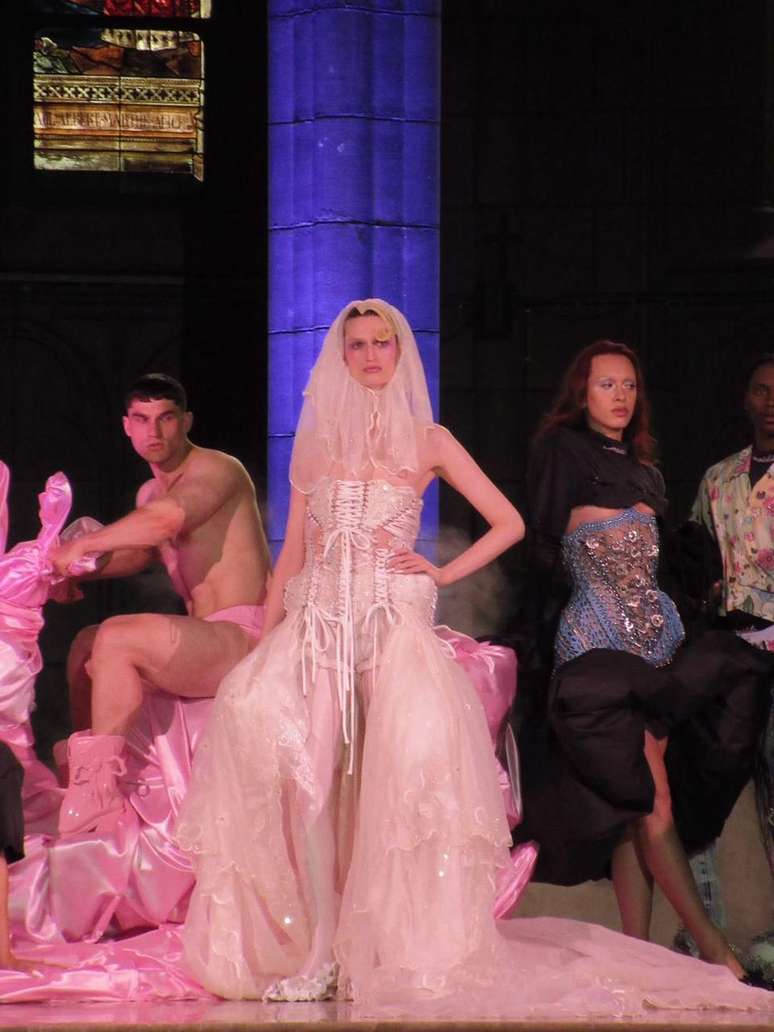 Lana Santucci no desfile da marca Maldito, em Paris 