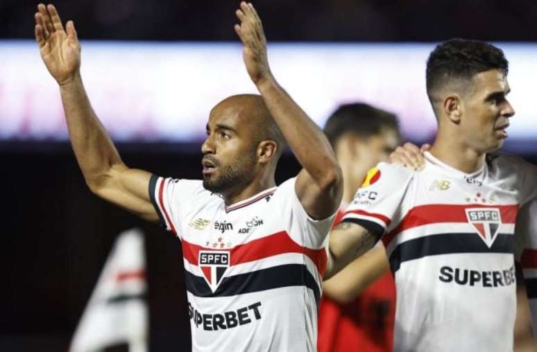 Lucas e Oscar podem voltar a jogar juntos no São Paulo após quatro meses –