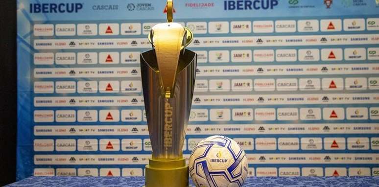 Esta é a taça da Iber Cup-