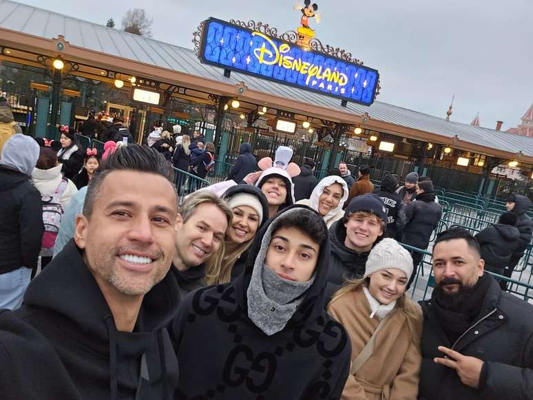 Famílias de Fábio e do pastor Lucas Santos em viagem à Europa