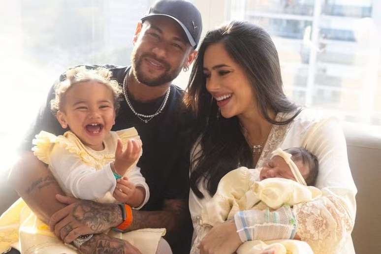 Bruna Biancardi contou que já teve alta hospitalar após dar à luz Mel, sua segunda filha com Neymar