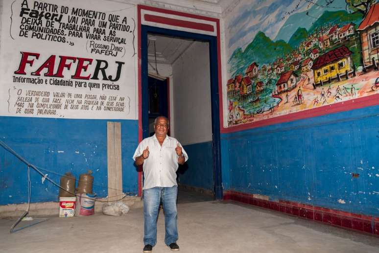 Rossino De Castro Diniz, president of Faferj, at the entrance of the institution operating in a building occupied in the center of RJ. Rossino De Castro Diniz, president of Faferj, at the entrance of the institution operating in a building occupied in the center of RJ.