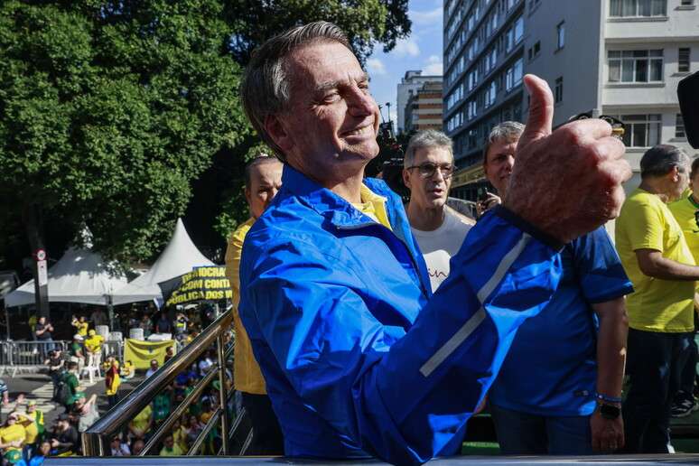 Jair Bolsonaro durante manifestação na Avenida Paulista, em São Paulo