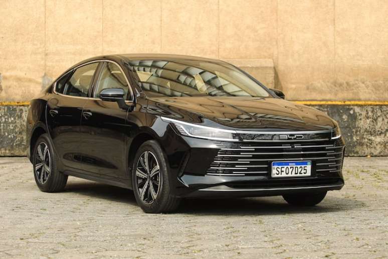 BYD King é o vice-líder na categoria de sedãs médios em 2025