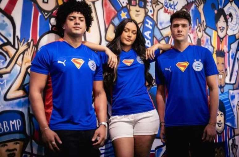 Emblema do Superman no centro da nova camisa do Bahia –