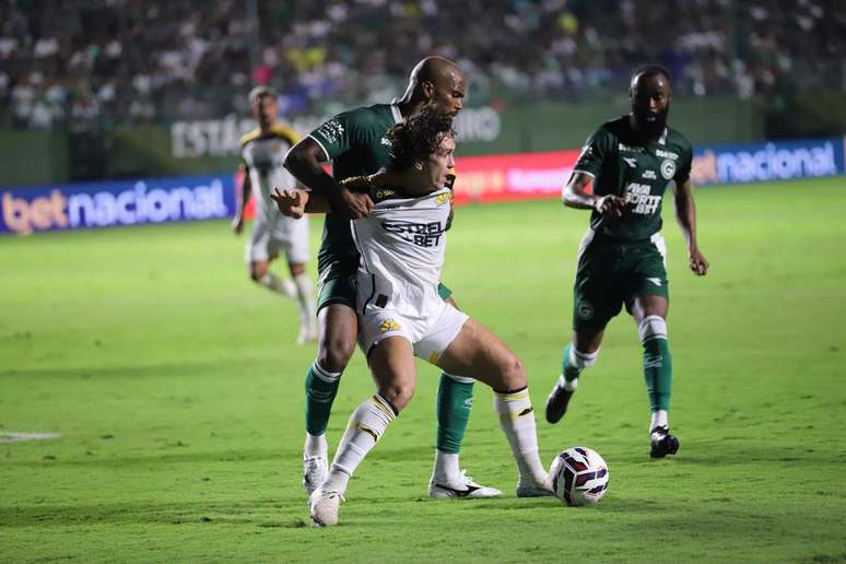 Goiás x Criciúma na noite desta terça-feira (08/07) encerrou a 15ª rodada da Série B do Campeonato Brasileiro. –