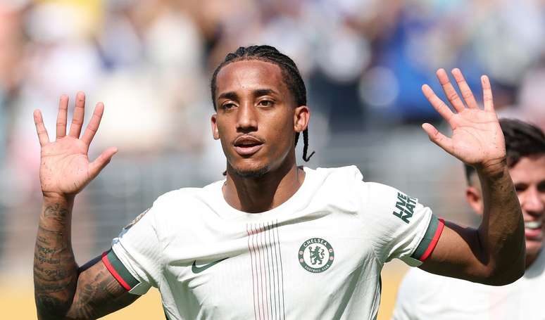 Carrasco do Fluminense em jogo contra o Chelsea, João Pedro é ex de Mel Maia e filho de ex-jogador preso por homicídio.