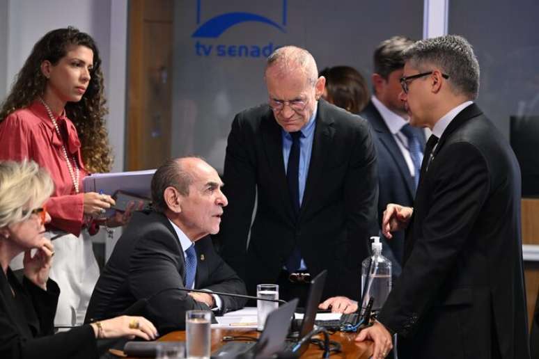 Quarantine divergence for legal agents and false news lead to the postponement of the new electoral code
