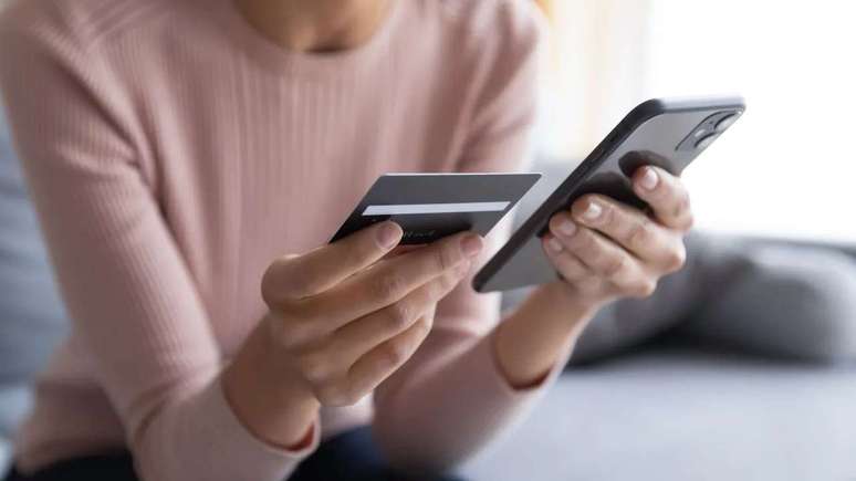 Stay tuned! New Blow Tactic uses Google ads for fraud