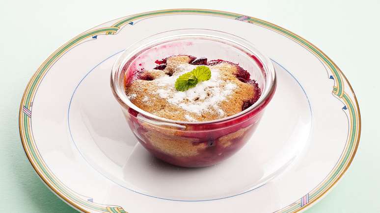 Torta de ameixa ao suco de laranja - ANDR&Eacute; CTENAS