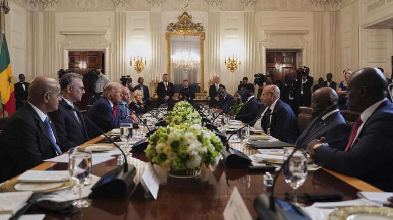 Presidente Donald Trump recebeu líderes do Senegal, Bassirou Diomaye Faye, de Guiné-Bissau, Umaro Sissoco Embalo, do Gabão, Brice Oligui Nguema, da Libéria, Joseph Boakai, e da Mauritânia, Mohamed Ould Ghazouani. (09/07/2025)
