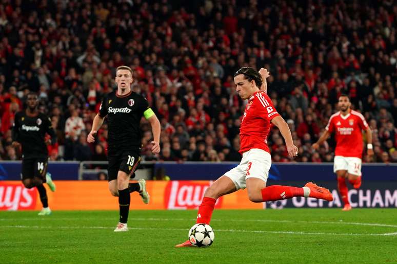 &Aacute;lvaro Carreras em a&ccedil;&atilde;o pelo Benfica na &uacute;ltima Champions League 
