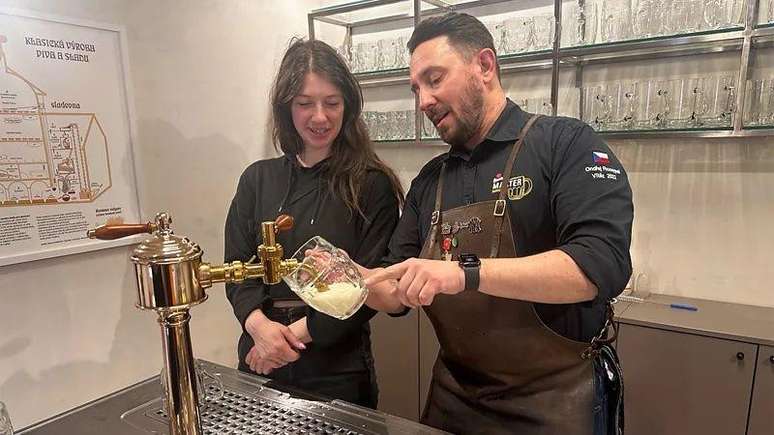 As torneiras de abertura lateral regulam melhor o fluxo da cerveja tcheca
