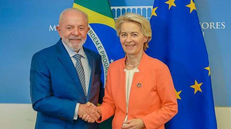 Lula e a presidente da Comiss&atilde;o Europeia, Ursula von der Leyen. Brasil aposta num acordo comercial com a Uni&atilde;o Europeia para diversificar parceiros econ&ocirc;micos