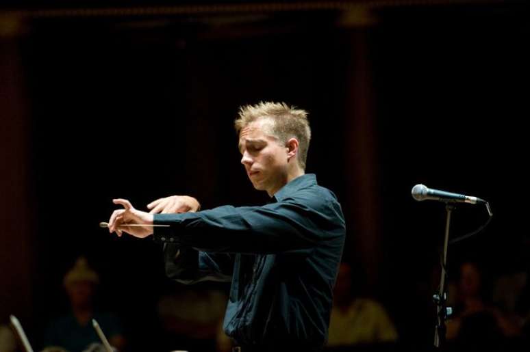 Osesp toca com regente Vasily Petrenko.