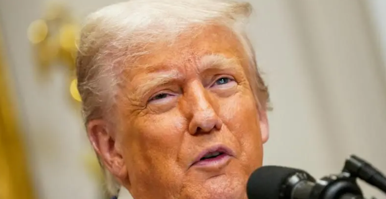 Trump disse que as tarifas de 50% sobre produtos brasileiros s&atilde;o, em parte, resultado dos processos judiciais pelos quais o ex-presidente Jair Bolsonaro responde