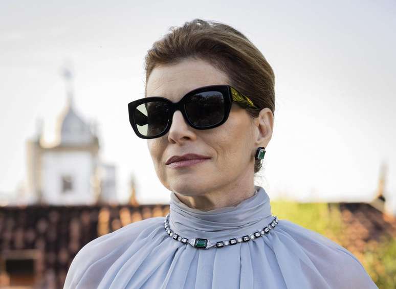 Odete (Debora Bloch) no casamento de Afonso e Maria de Fátima (