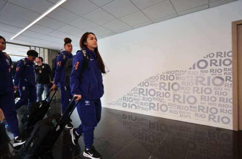 Foto : Lívia Villas Boas/ CBF - Legenda: Brasil embarca para o Equador para a disputa da Copa América