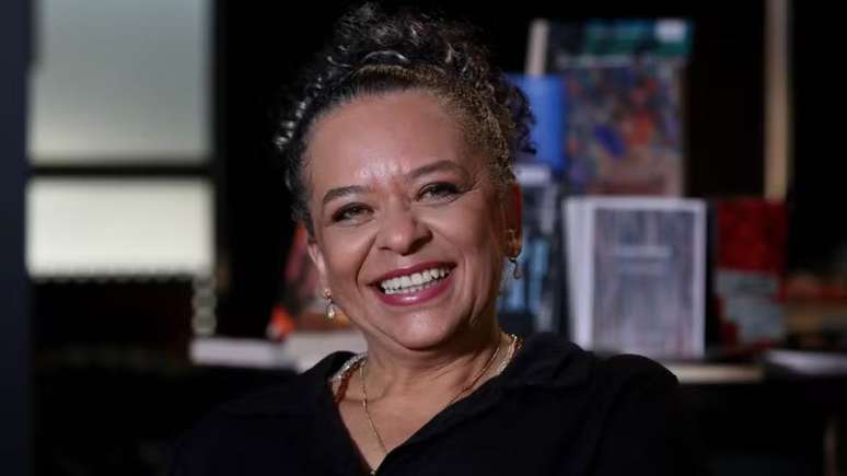 He meets the first black woman elected for the Academy of Brazilian letters