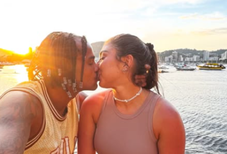 Weslley Dantas e Laís Bittencourt são namorados; surfista deve pedi-la em casamento