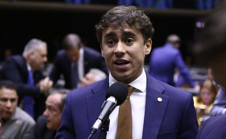 Um dos momentos de maior tensão ocorreu durante o discurso do deputado Nikolas Ferreira (PL-MG)