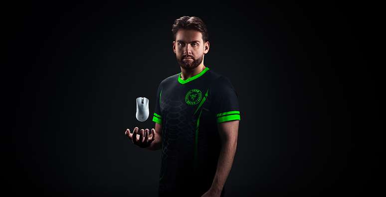 DeathAdder V4 Pro