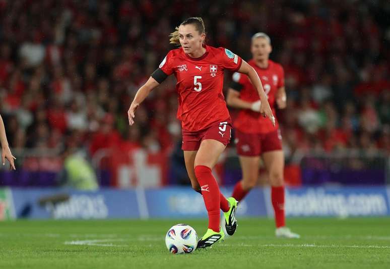 Noelle Maritz (Suíça) durante jogo contra a Islândia, no dia 06.07.2025