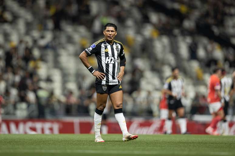 Rony ser&aacute; desfalque do Atl&eacute;tico pra cumprir suspens&atilde;o &ndash;