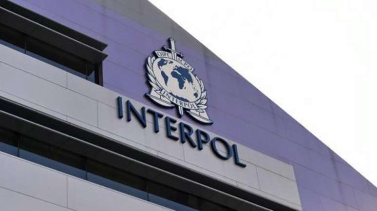 Interpol divulga dados de megaoperação que desmantela rede de tráfico de pessoas.