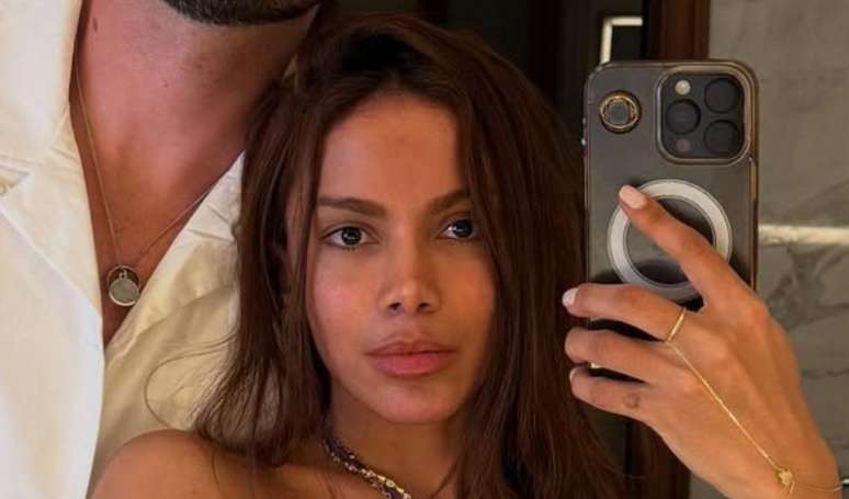 Anitta, após polêmica com procedimento estético, entrega próxima mudança no visual: 'Decidi que vou...'.