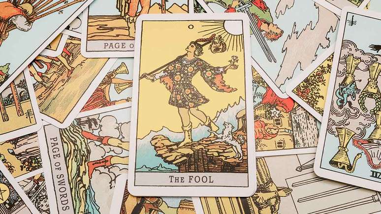Entenda o trânsito e a mensagem do tarot