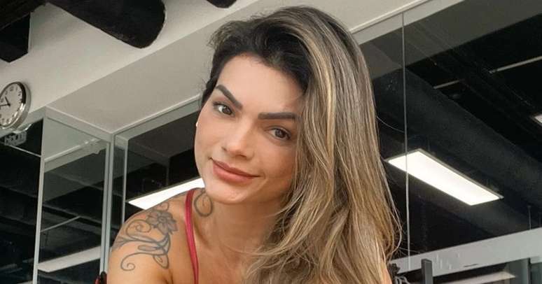 Kelly Key revela que já comprou carro sem ter habilitação
