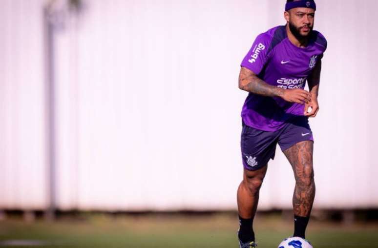 Depay pediu desculpas ao elenco após faltar em treino –
