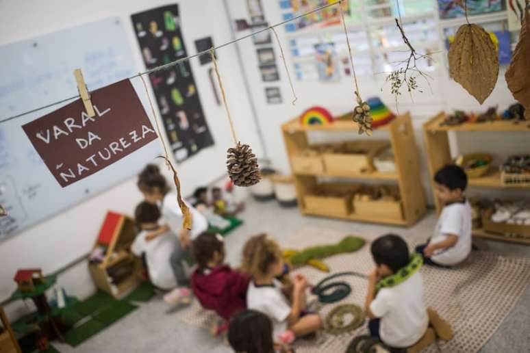 Crianças brincam em escola municipal de educação infantil da capital