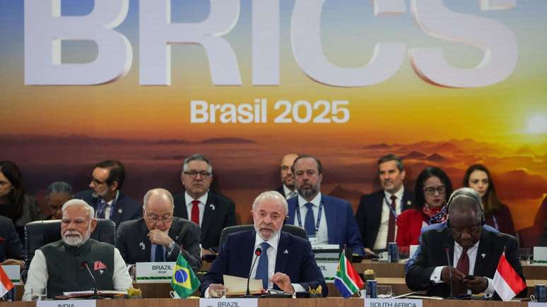 Para Lula, Brics representa um cansa&ccedil;o dos pa&iacute;ses que estavam subordinados ao norte e defende liberdade para fazer transa&ccedil;&otilde;es em outras moedas al&eacute;m do d&oacute;lar
